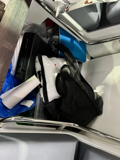 Escape Artist Yacht Photos Pics 