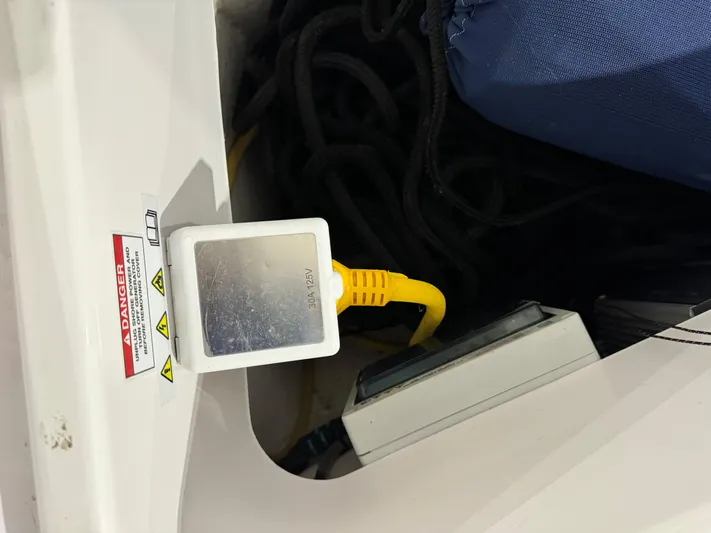 Escape Artist Yacht Photos Pics 