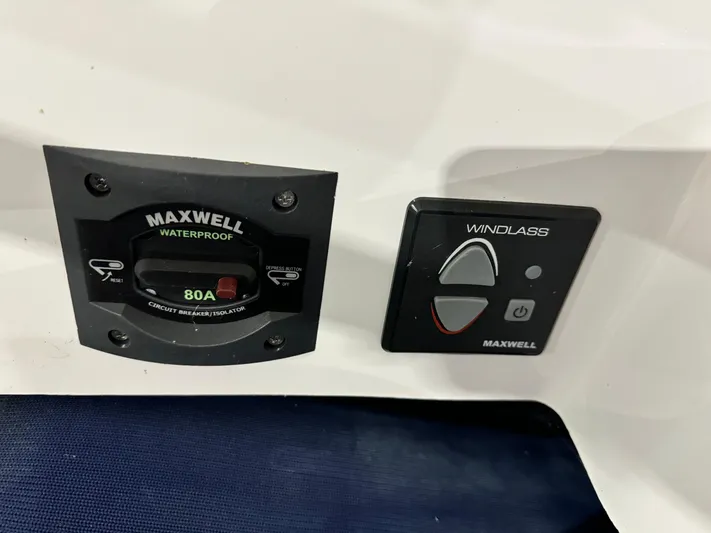 Escape Artist Yacht Photos Pics 