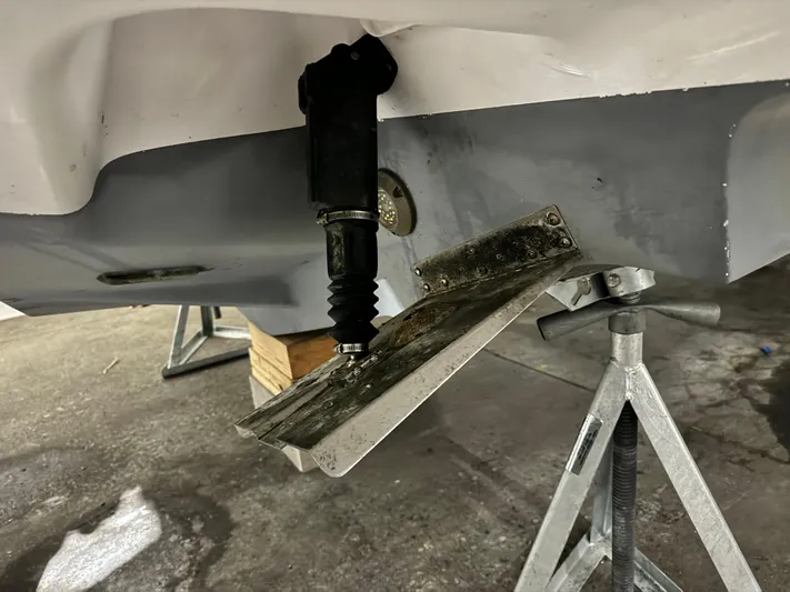 Escape Artist Yacht Photos Pics 