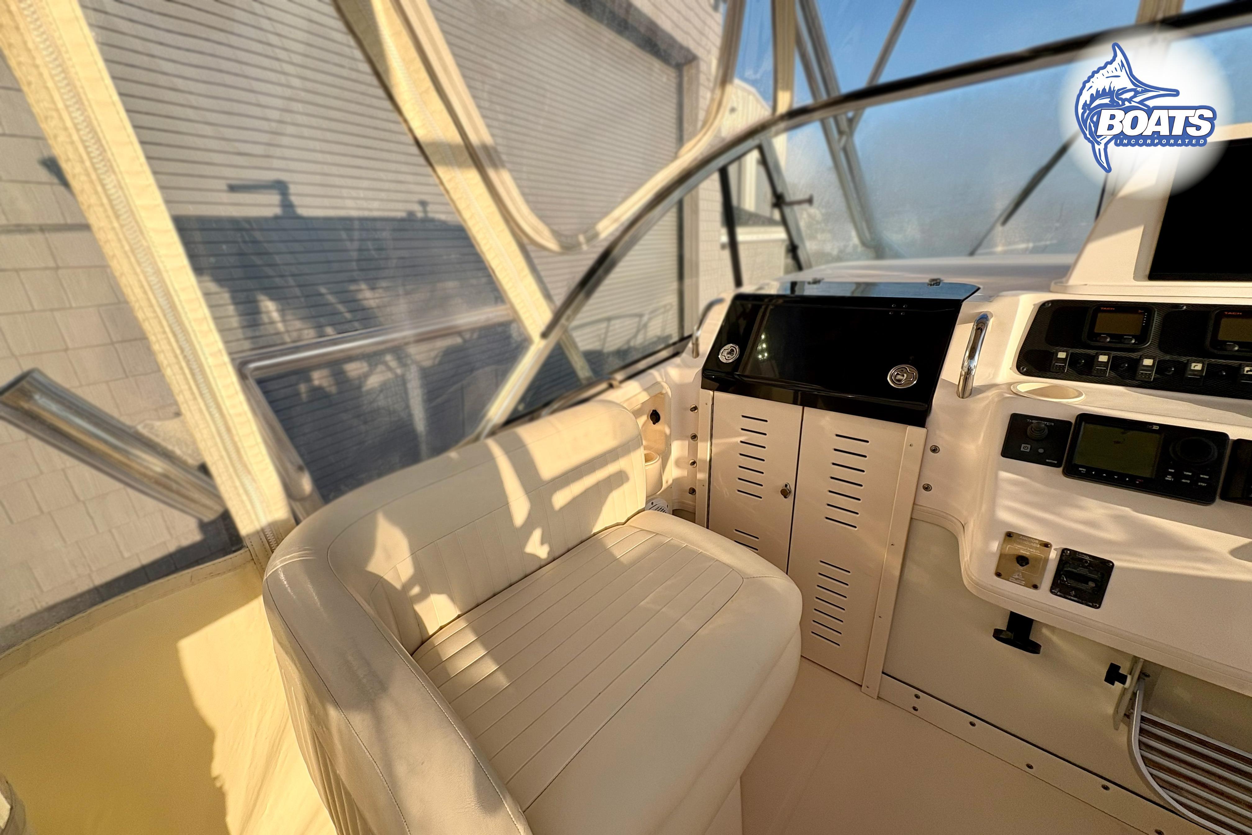 2008 Grady-White Sailfish 282 boat cockpit with modern controls and seating.