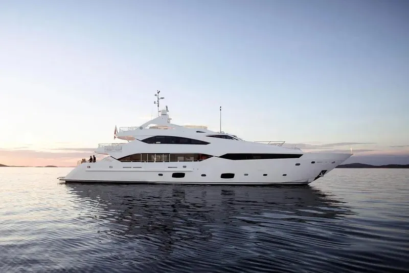  Yacht Photos Pics SUNSEEKER 40M