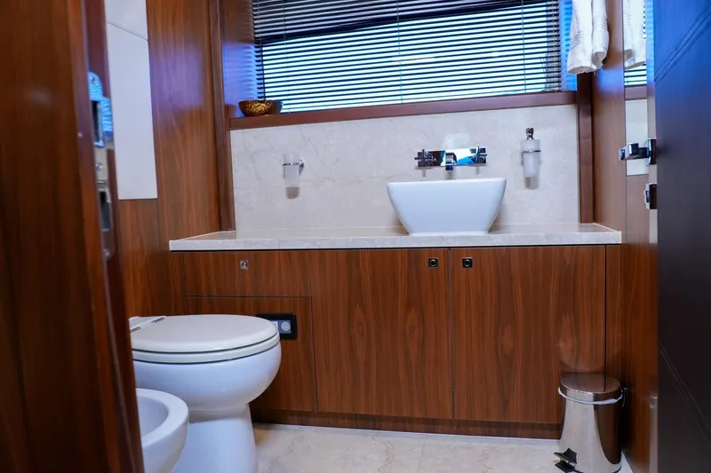  Yacht Photos Pics SUNSEEKER 40M