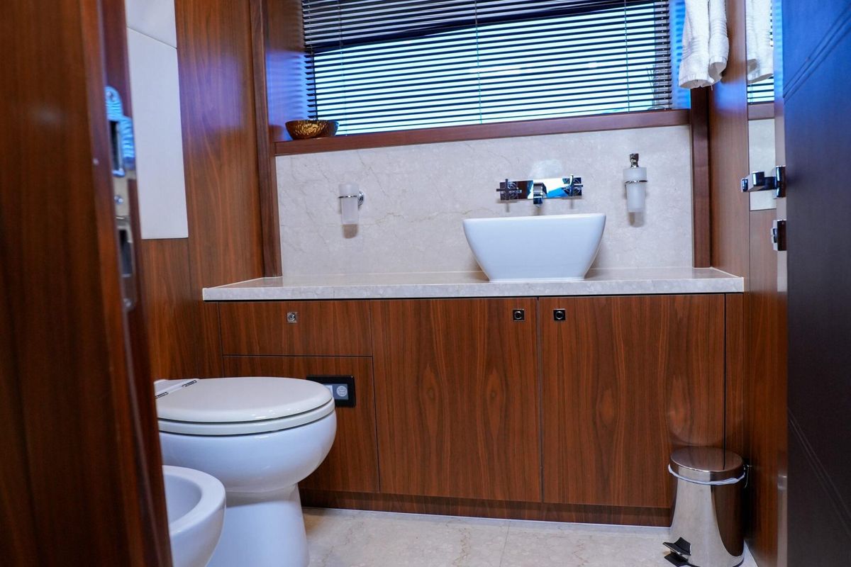 2010 Sunseeker 131 