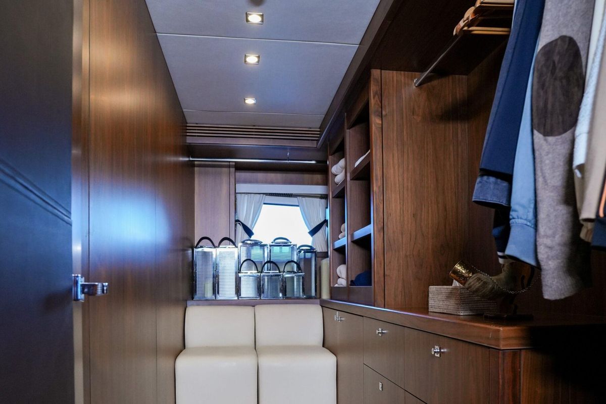 2010 Sunseeker 131 