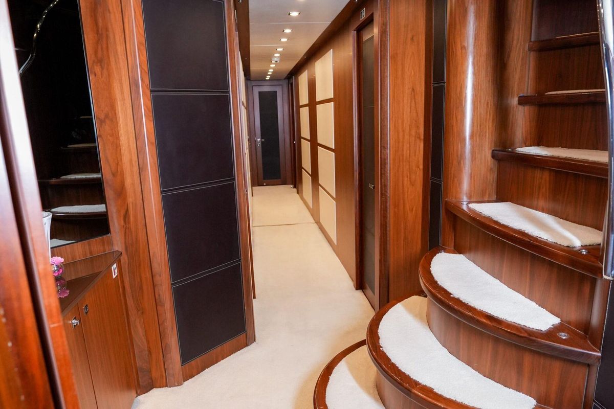 2010 Sunseeker 131 