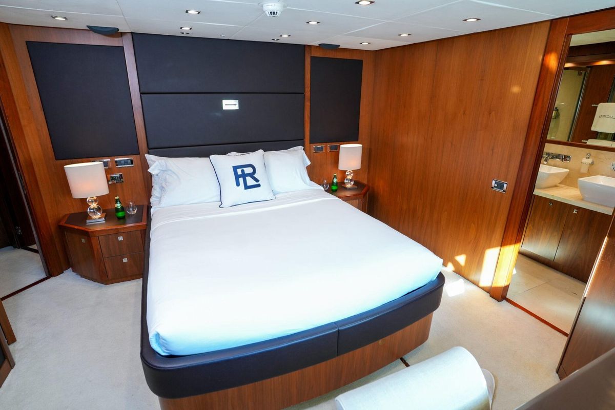 2010 Sunseeker 131 
