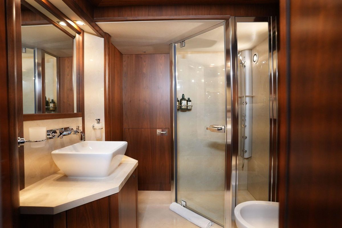 2010 Sunseeker 131 
