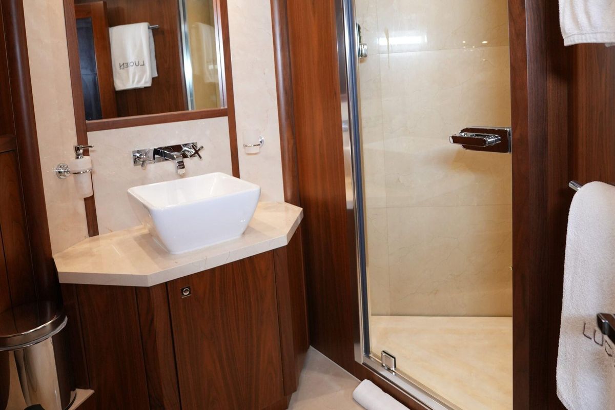 2010 Sunseeker 131 