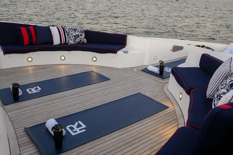  Yacht Photos Pics SUNSEEKER 40M