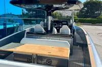 2025 Solaris Power 40F Open yacht interior with sleek design and modern amenities.