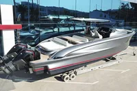 2025 Solaris Power 40F Open luxury boat with dual engines, displayed outdoors.