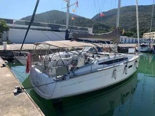 2018 Jeanneau Sun Odyssey 349