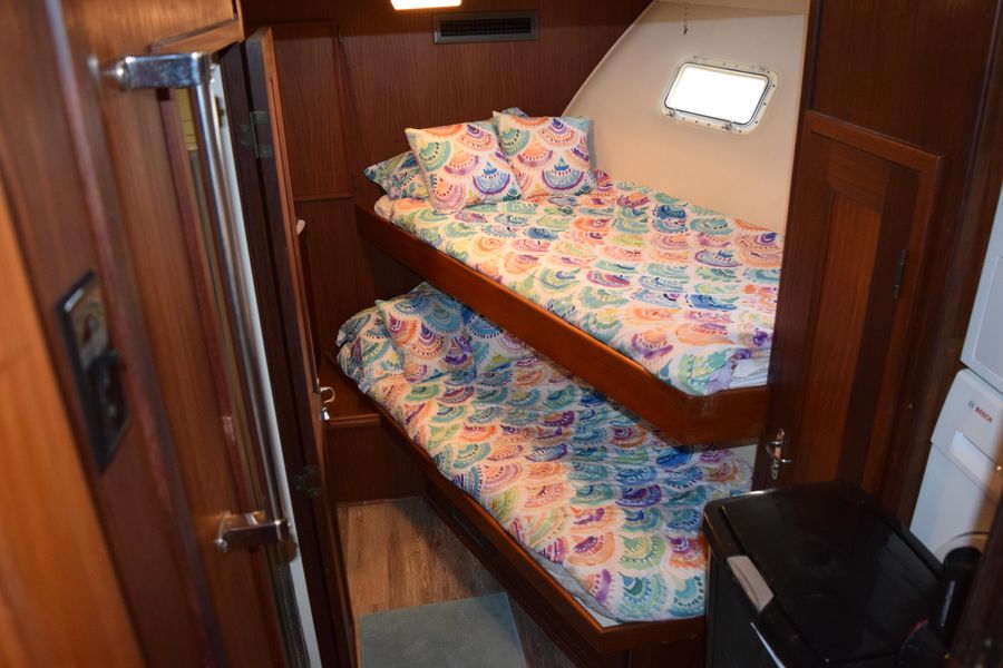 1985 Hatteras 53 Extended Deck