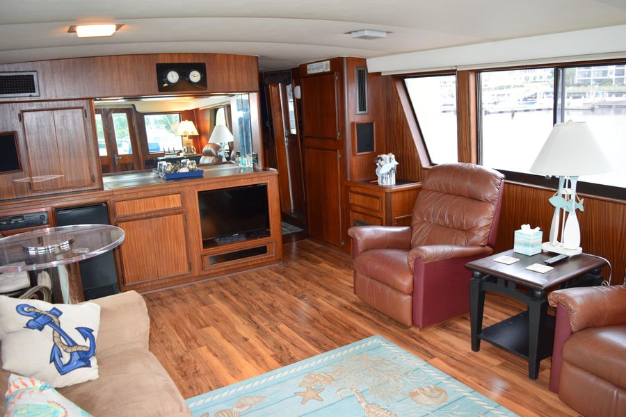 1985 Hatteras 53 Extended Deck