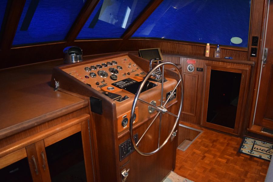 1985 Hatteras 53 Extended Deck