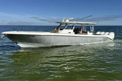 Everglades 435 Center Console