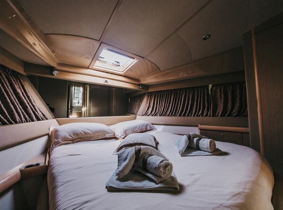 2007 Ferretti Yachts 47 