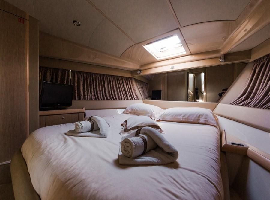 2007 Ferretti Yachts 47 