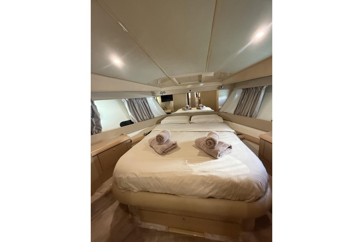 2007 Ferretti Yachts 47 