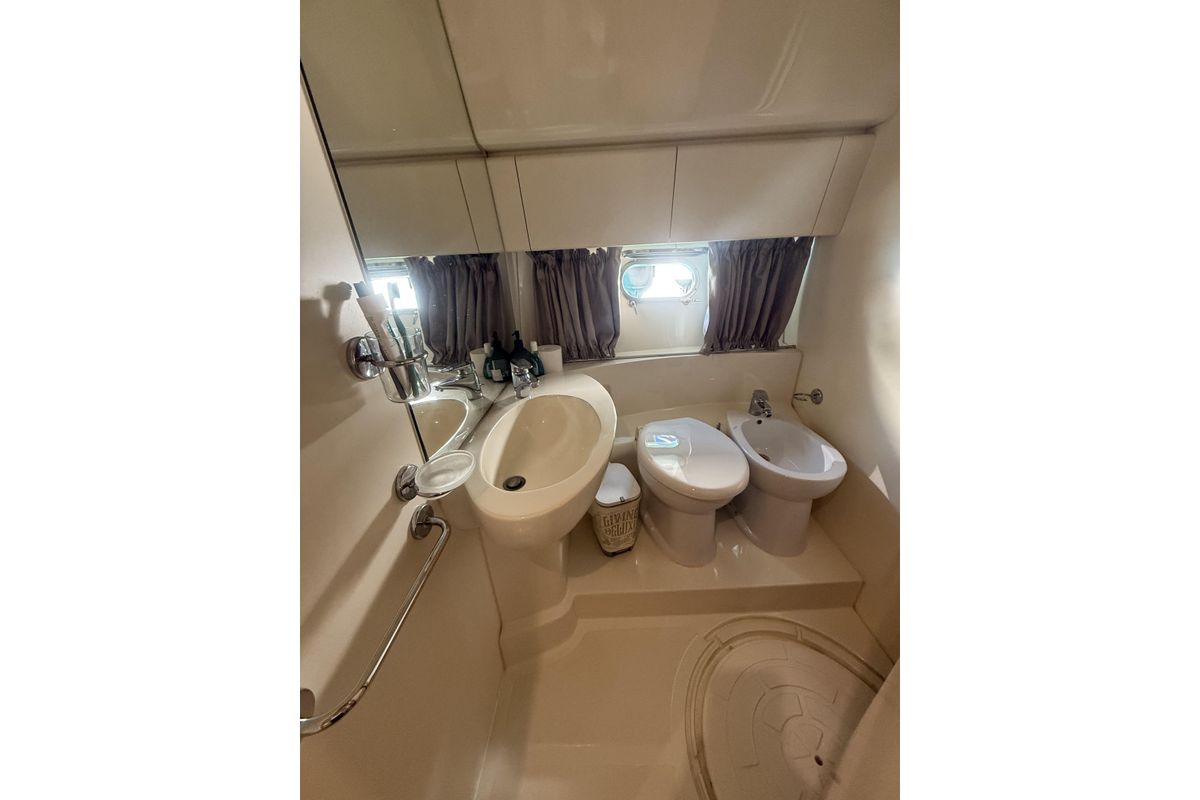 2007 Ferretti Yachts 47 