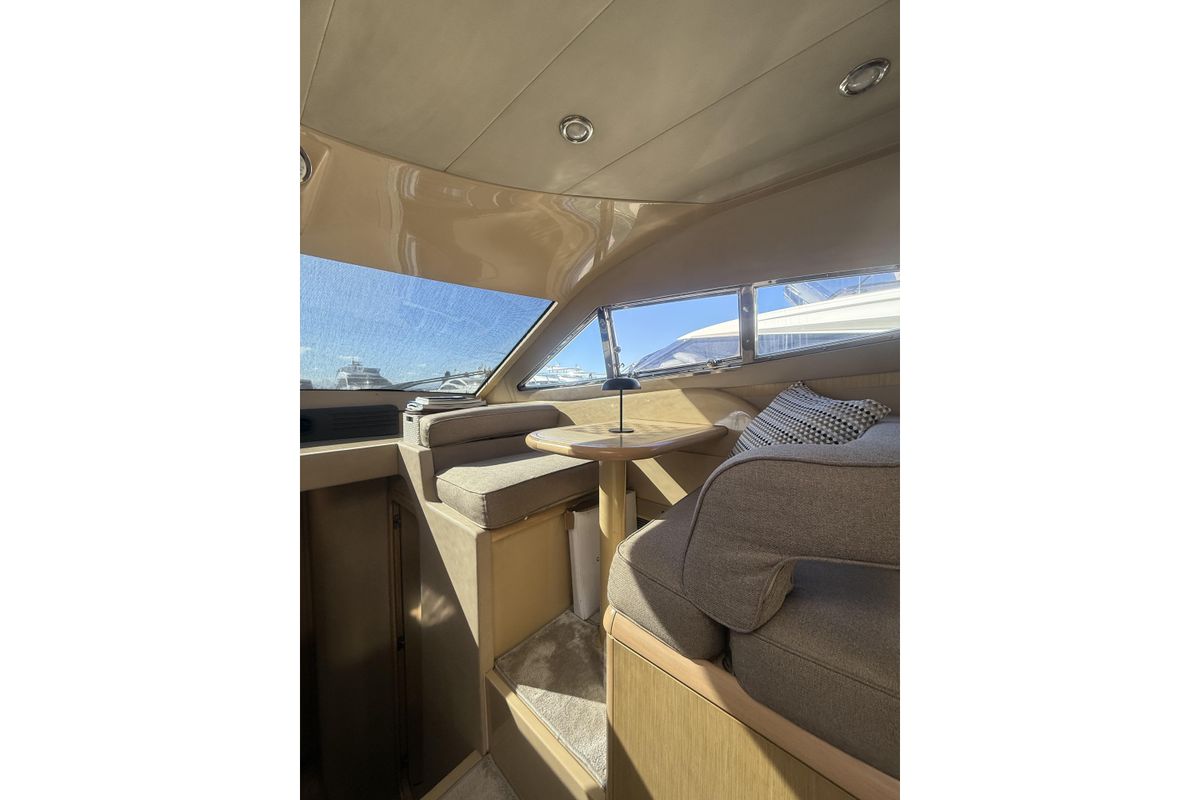 2007 Ferretti Yachts 47 
