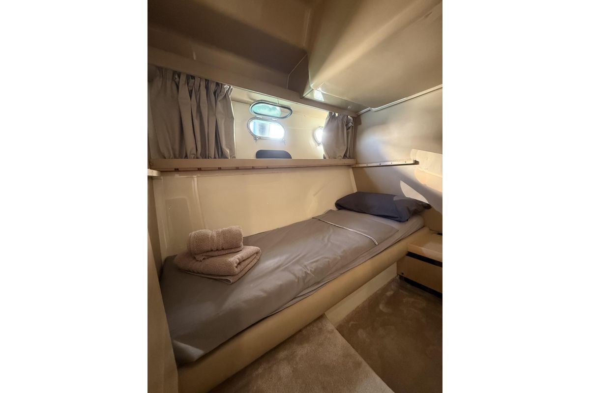 2007 Ferretti Yachts 47 