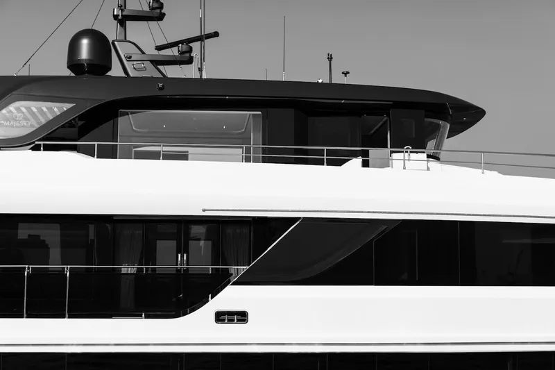  Yacht Photos Pics Majesty 100 Terrace yacht, 2025 model, sleek design, black and white profile view.