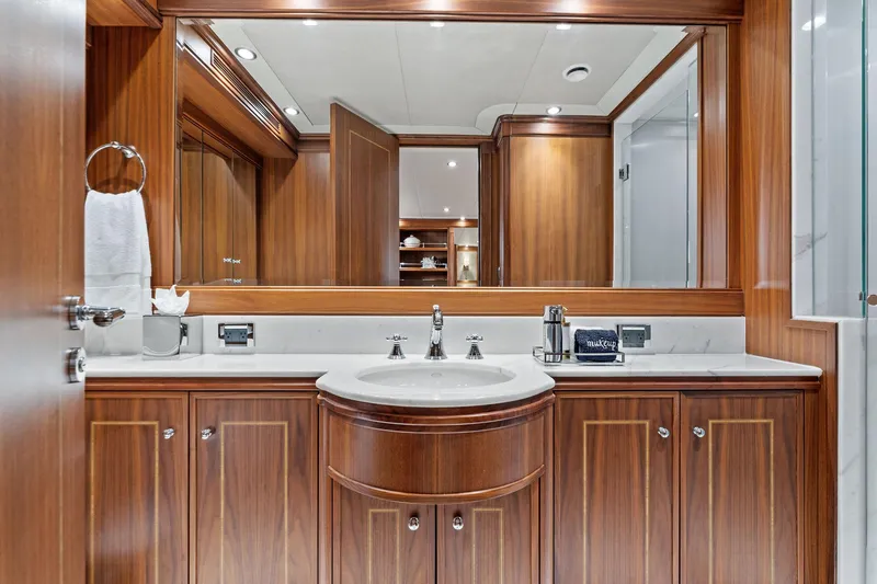 Invictus Yacht Photos Pics 