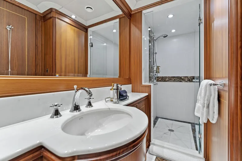 Invictus Yacht Photos Pics 