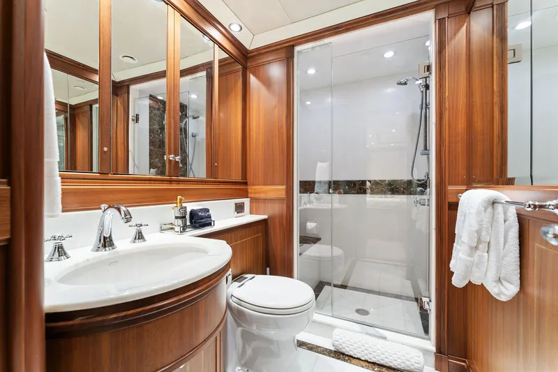 Invictus Yacht Photos Pics 