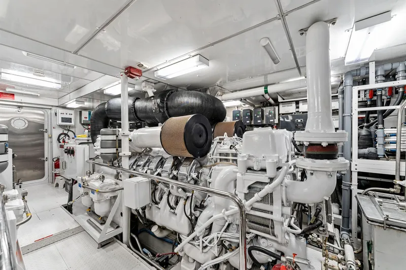 Invictus Yacht Photos Pics 