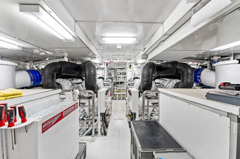 Invictus Yacht Photos Pics 