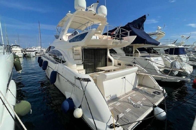 2011 Azimut 53 