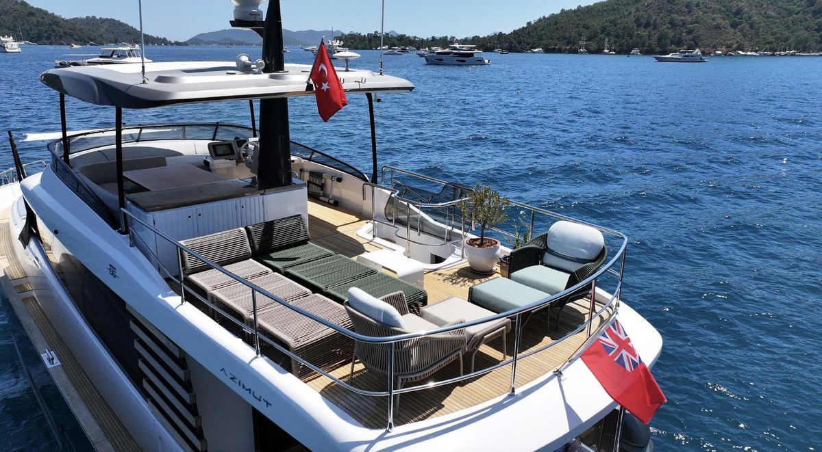 2025 Azimut 66 