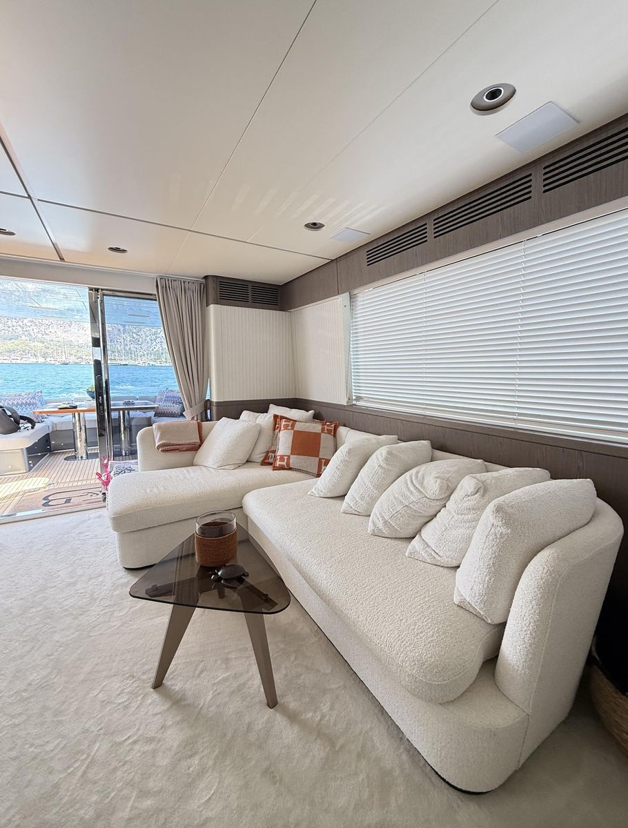 2025 Azimut 66 