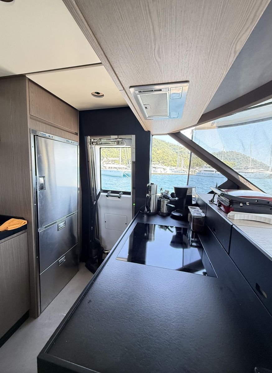 2025 Azimut 66 