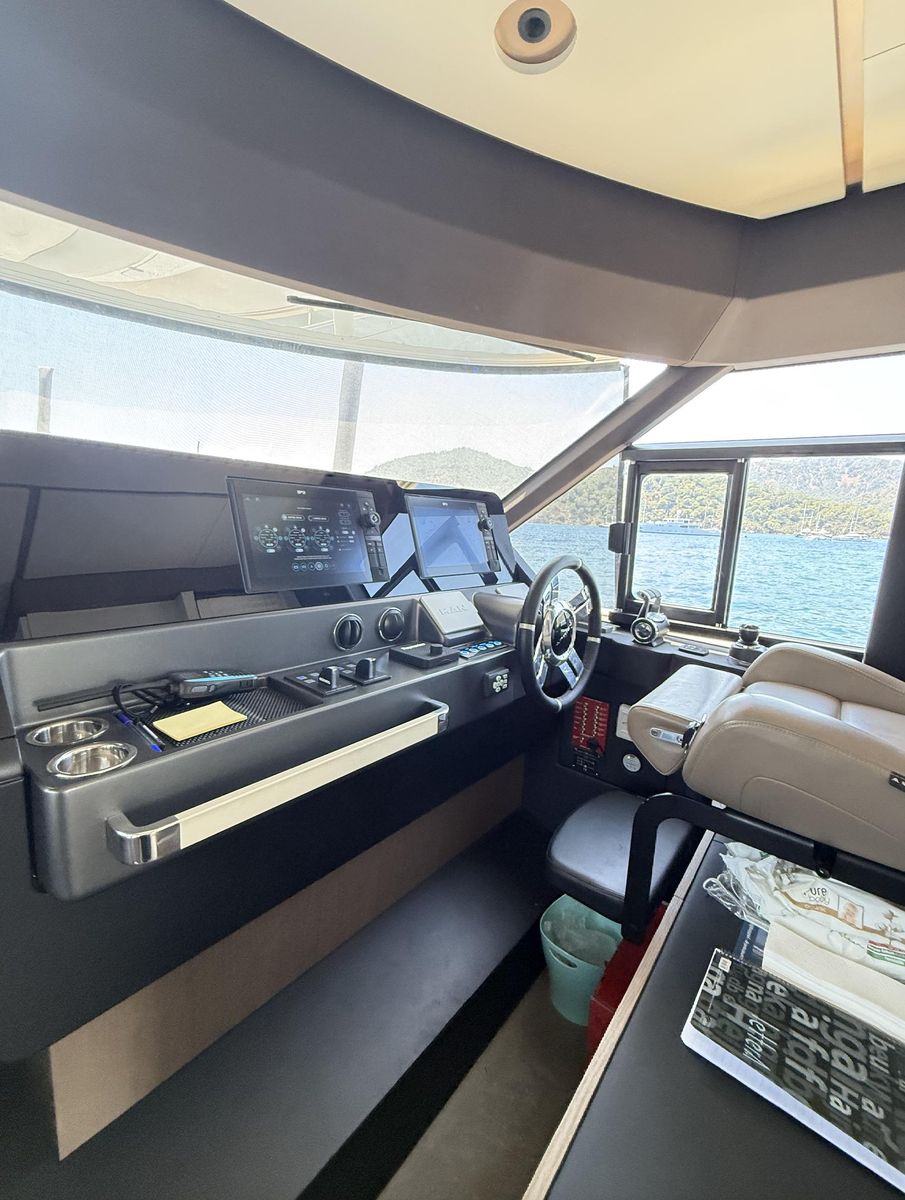 2025 Azimut 66 