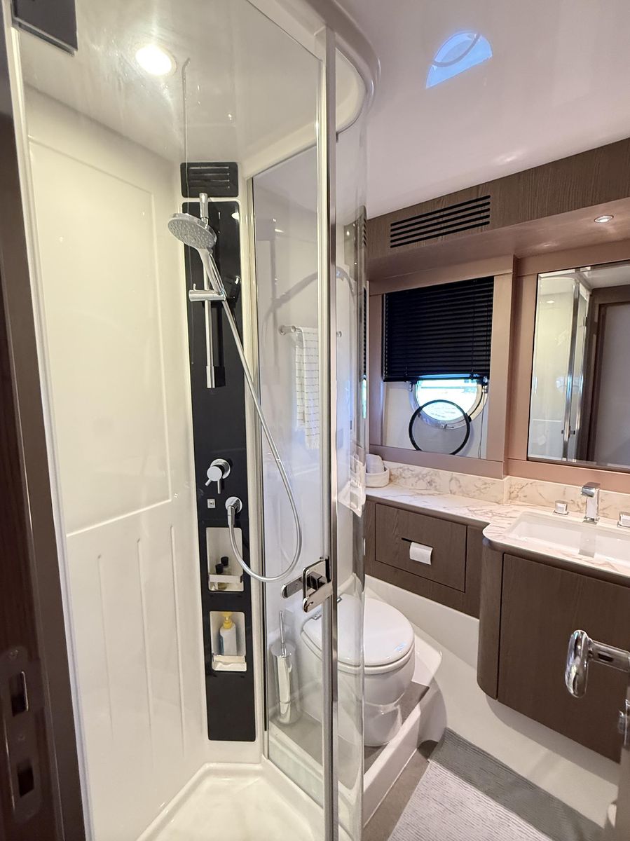2025 Azimut 66 
