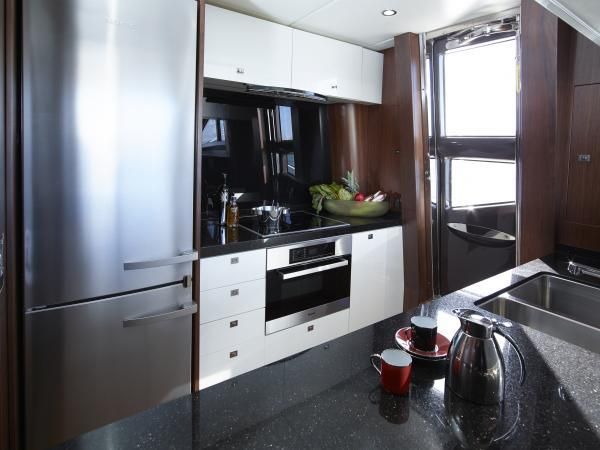 2014 Princess 83 