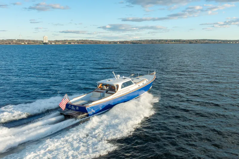 Lu Ella B Yacht Photos Pics starboardside running