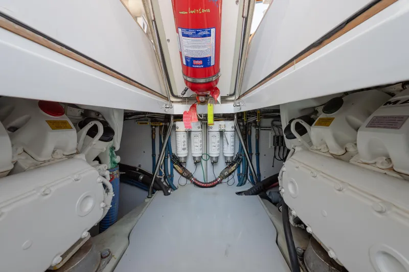 Lu Ella B Yacht Photos Pics looking fwd in day hatch