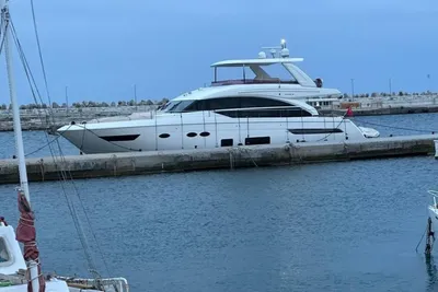 2017 Princess 68