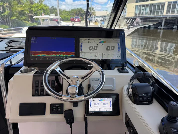  Yacht Photos Pics 2021 REGAL 36 XO - Image 17