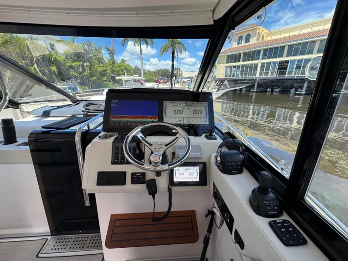  Yacht Photos Pics 2021 REGAL 36 XO - Image 18