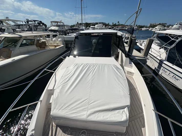  Yacht Photos Pics 2021 REGAL 36 XO - Image 4