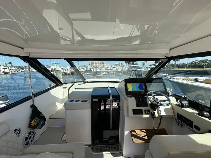  Yacht Photos Pics 2021 REGAL 36 XO - Image 21