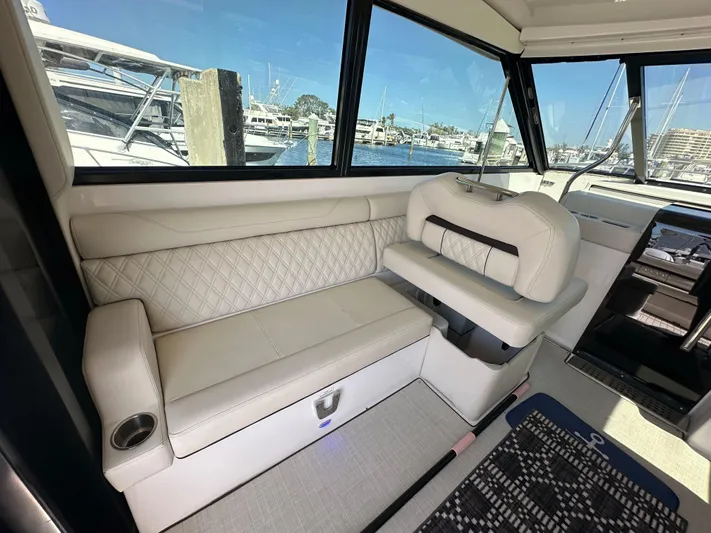 Yacht Photos Pics 2021 REGAL 36 XO - Image 14