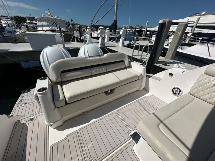  Yacht Photos Pics 2021 REGAL 36 XO - Image 10