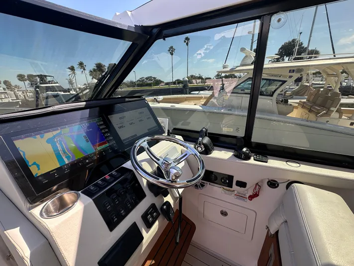  Yacht Photos Pics 2021 REGAL 36 XO - Image 20